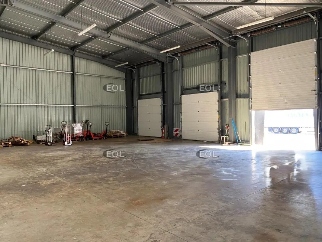 Local d’activités dans Cheval-Blanc à louer Photo de l’immeuble– Image 1 sur 6