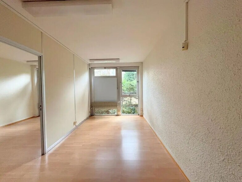 Bureau dans Saint-Germain-en-Laye à vendre - Photo de l’immeuble – Image 3 sur 11