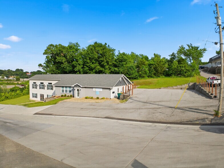 3601 Commerce Dr, Arnold, MO à vendre - Photo de l’immeuble – Image 3 sur 60