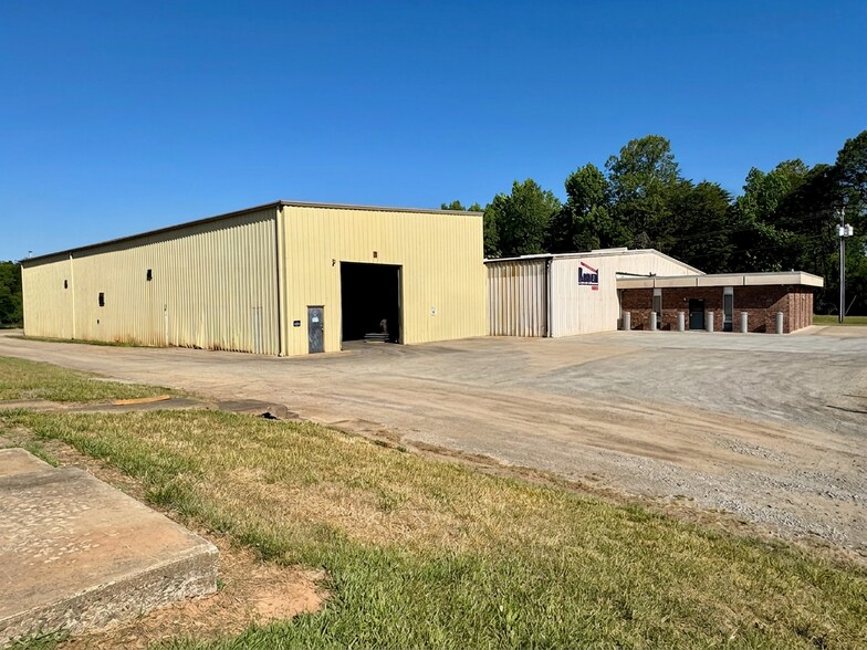 5335 N Us Highway 220, Summerfield, NC à louer - Photo de l’immeuble – Image 2 sur 3