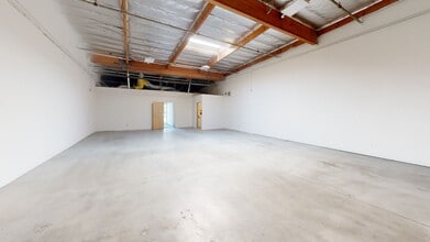 600 S Grand Ave, Santa Ana, CA à louer Numérisation 3D Matterport– Image 1 sur 3