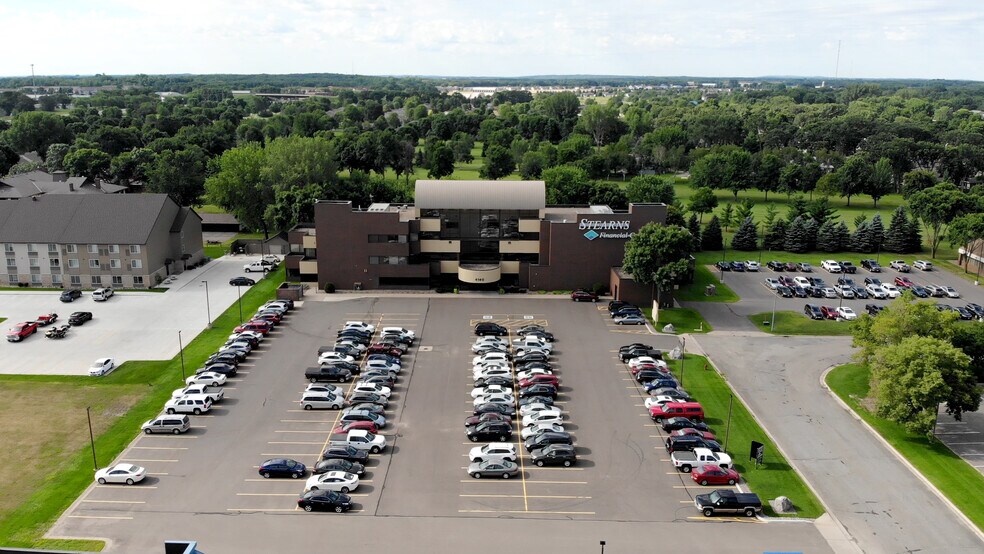 4140 Thielman Ln, Saint Cloud, MN à louer - Photo de l’immeuble – Image 2 sur 18