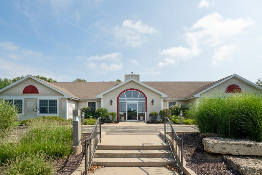 124 Liberty Ct, Dixon, IL à vendre - Photo principale – Image 2 sur 2