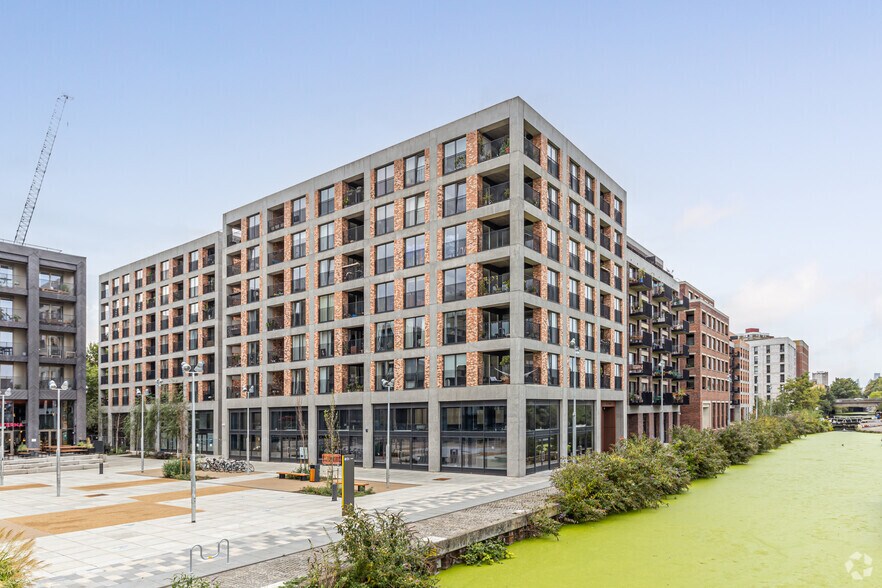 13 Rookwood Way, Londres à louer - Photo de l’immeuble – Image 1 sur 15