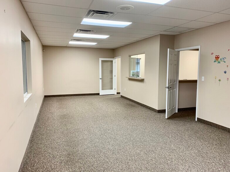 6532-6536 Gunn Hwy, Tampa, FL à louer - Photo de l’immeuble – Image 3 sur 11
