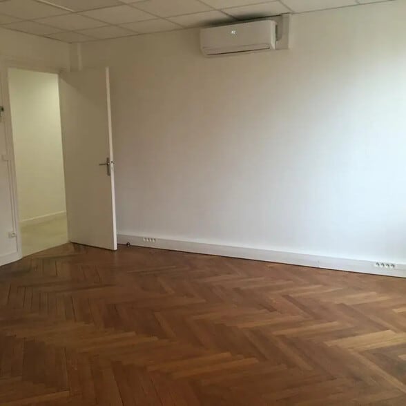 Bureau dans Lyon à louer - Photo de l’immeuble – Image 3 sur 10