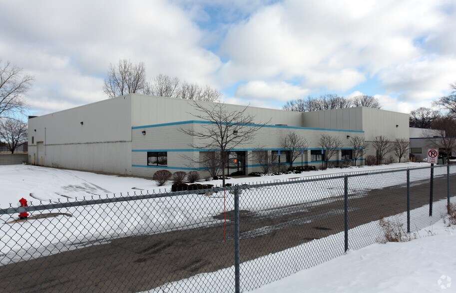 29370 John R Rd, Madison Heights, MI à louer - Photo principale – Image 1 sur 3