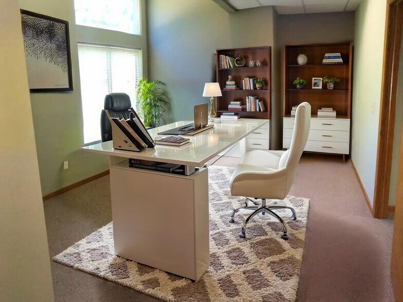 1660 Akron Peninsula Rd, Akron, OH à louer - Photo de l’immeuble – Image 3 sur 3