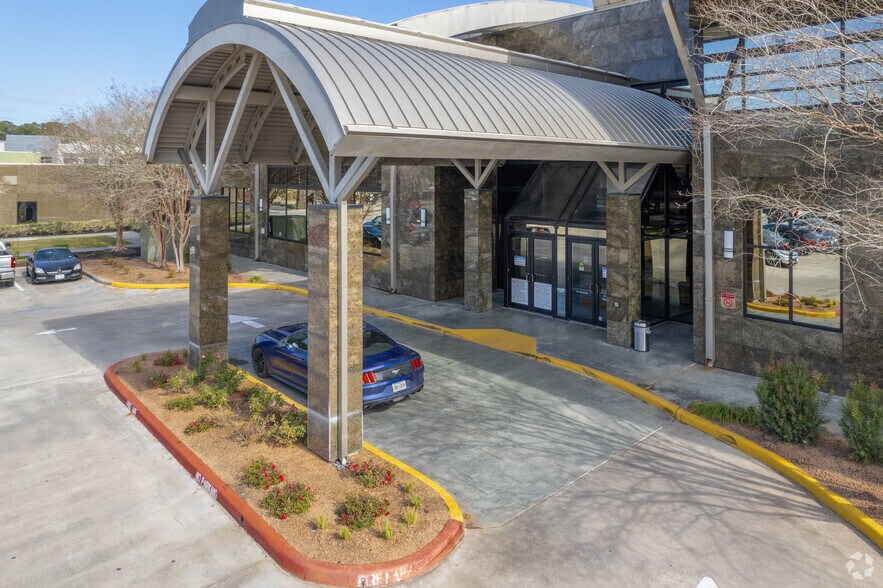 22710 Professional Dr, Kingwood, TX à louer - Photo de l’immeuble – Image 3 sur 4