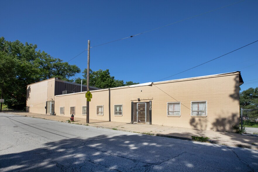 1720-1722 Holly St, Kansas City, MO à vendre - Photo de l’immeuble – Image 1 sur 3