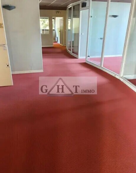 Bureau dans Noiseau à louer - Photo intérieure – Image 2 sur 3