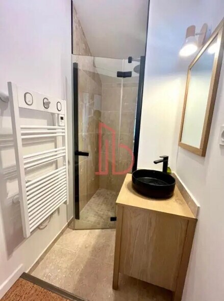 Bureau dans Bordeaux à vendre - Photo de l’immeuble – Image 3 sur 3