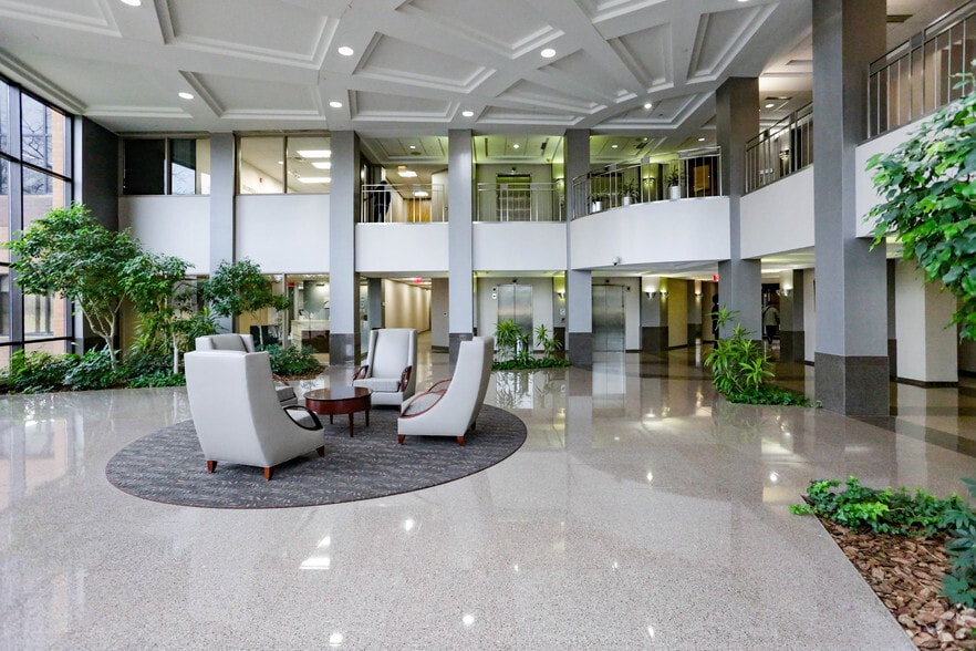 26200 Town Center Dr, Novi, MI à louer - Photo intérieure – Image 1 sur 7