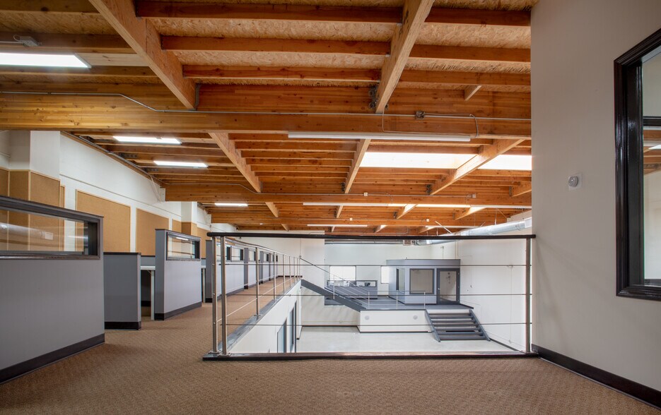 2229 Barry Ave, Los Angeles, CA à louer - Photo de l’immeuble – Image 3 sur 15