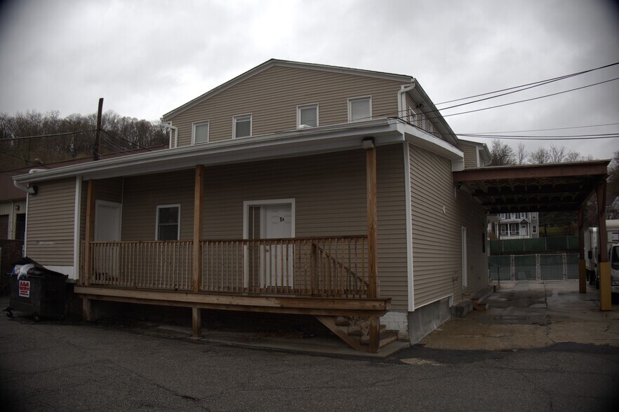 1211 Park st, Peekskill, NY à louer - Photo principale – Image 1 sur 10