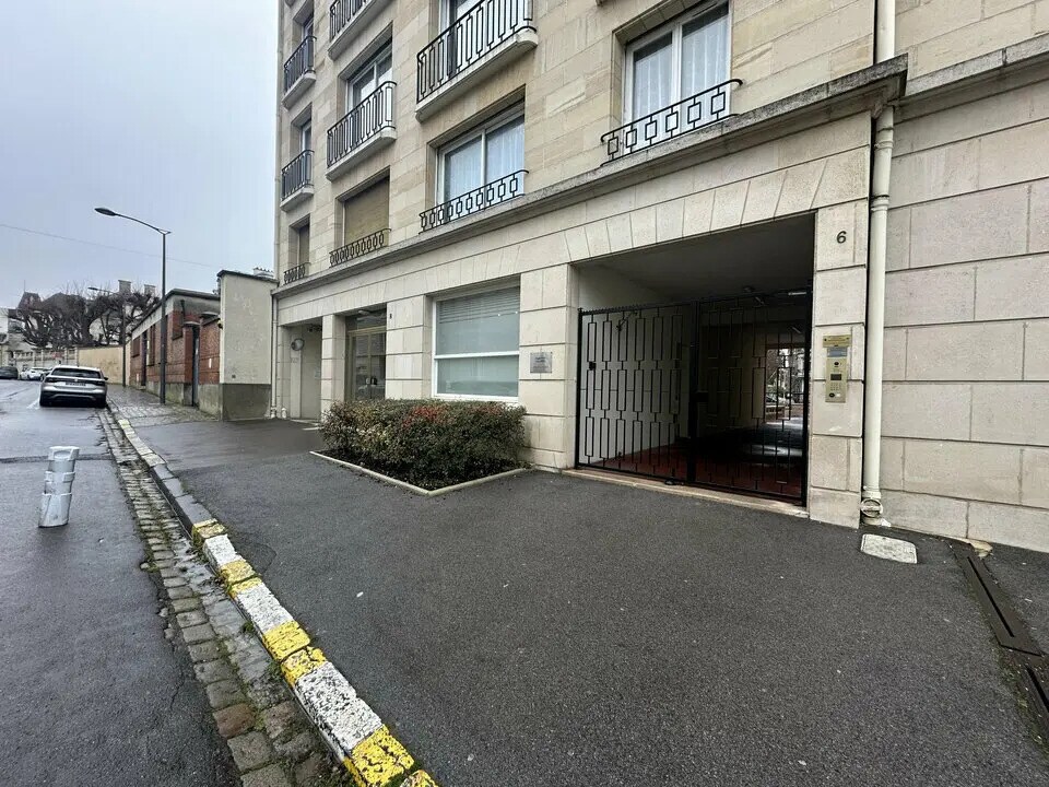 Bureau dans Reims à louer Photo de l’immeuble– Image 1 sur 6