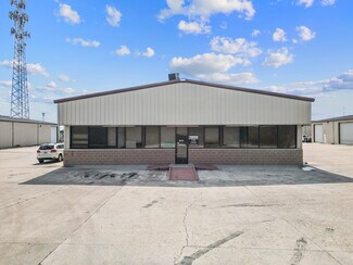 Plus de détails pour 1504 S Frazier St, Conroe, TX - Local d'activités à louer