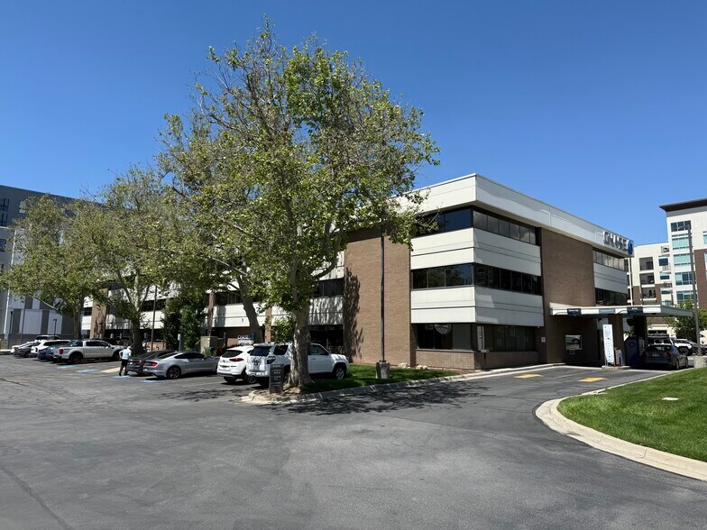 376 E 400 S, Salt Lake City, UT à louer - Photo de l’immeuble – Image 1 sur 13