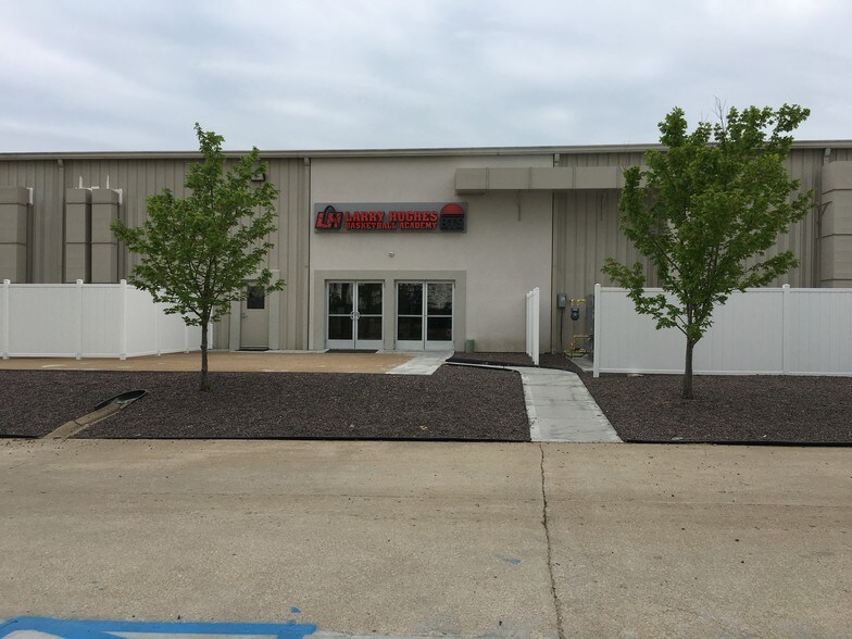 140 Long Rd, Chesterfield, MO à louer - Photo de l’immeuble – Image 3 sur 3