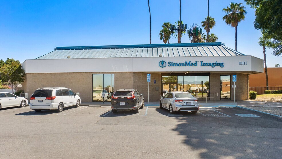 10111 Hole Ave, Riverside, CA à vendre - Photo de l’immeuble – Image 3 sur 9