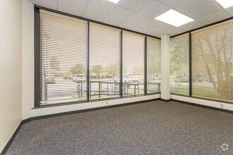 5757 Corporate Blvd, Baton Rouge, LA à louer Photo intérieure– Image 2 sur 5
