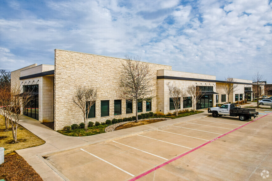 445 S Kimball Ave, Southlake, TX à louer - Photo de l’immeuble – Image 3 sur 5