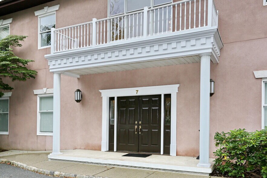 7 Cedar St, Ramsey, NJ à louer - Photo de l’immeuble – Image 3 sur 16