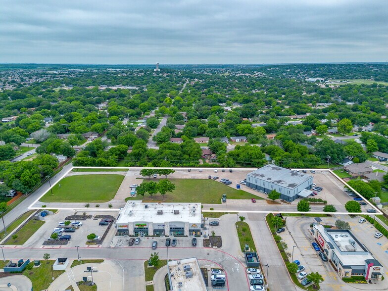 820 SW Wilshire Blvd, Burleson, TX à vendre - Aérien – Image 2 sur 23