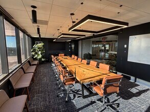 1200 Crown Colony Dr, Quincy, MA à louer Photo intérieure– Image 2 sur 11