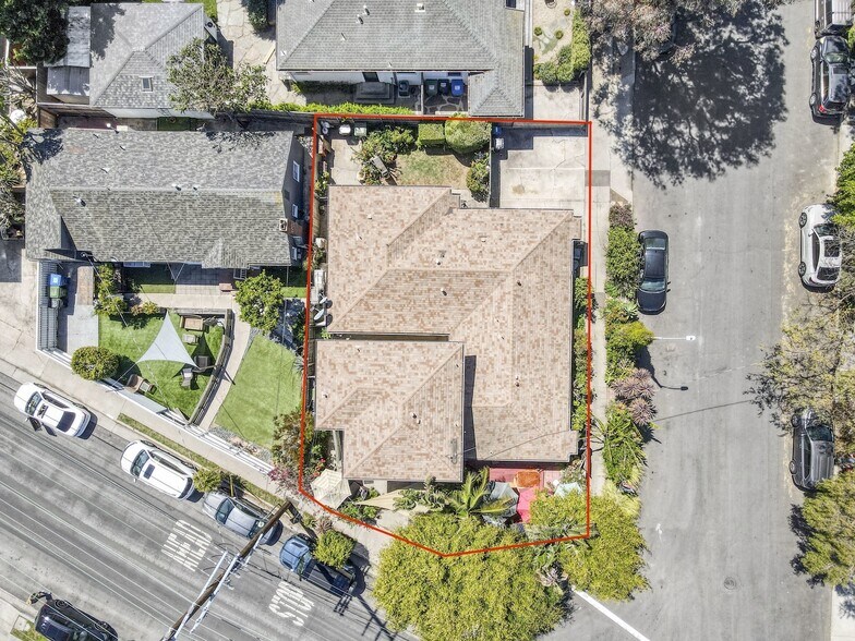 2045 Penmar Ave, Venice, CA à vendre - Photo de l’immeuble – Image 2 sur 35