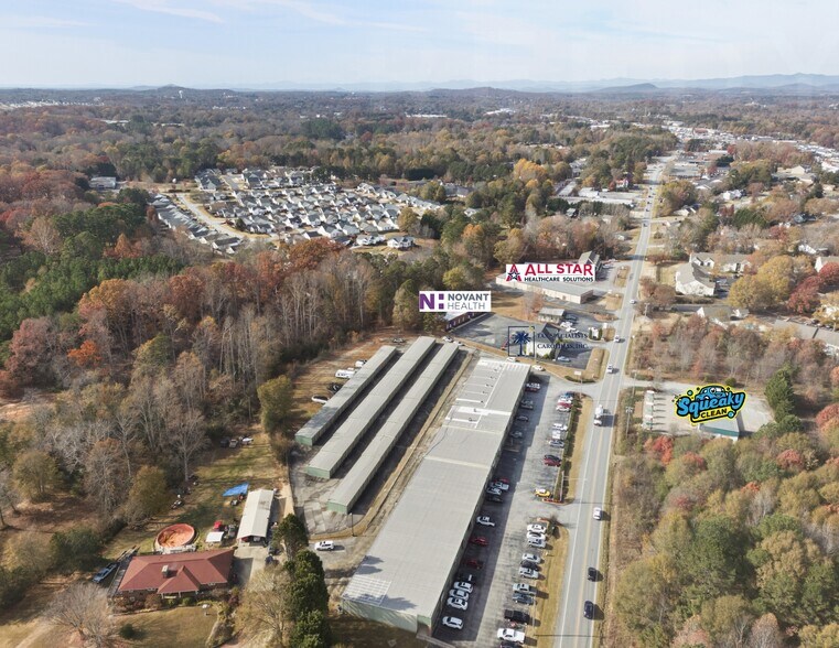 838 Powdersville Rd, Easley, SC à louer - Photo de l’immeuble – Image 3 sur 8