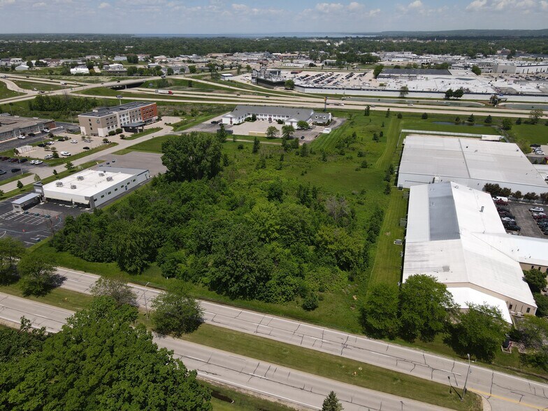 555 W Rolling Meadows Dr, Fond Du Lac, WI à vendre - Aérien – Image 2 sur 7