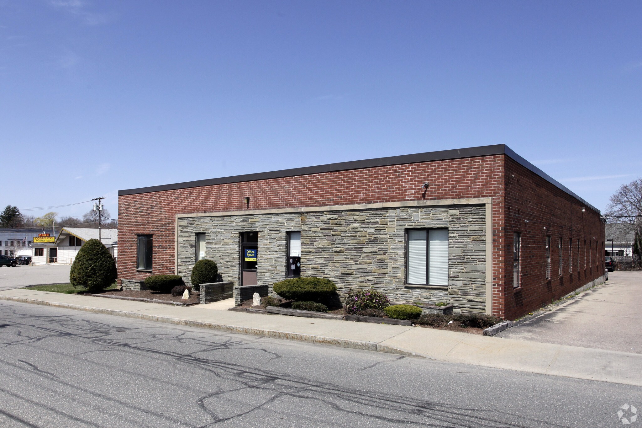 51 Diauto Dr, Randolph, MA à louer Photo principale– Image 1 sur 8