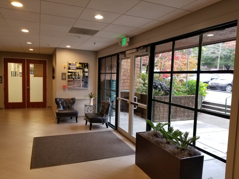 201 Alameda Del Prado, Novato, CA à louer - Hall d’entrée – Image 2 sur 4