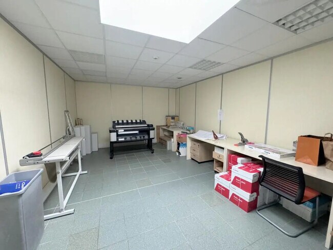 Plus de détails pour Bureau à vendre