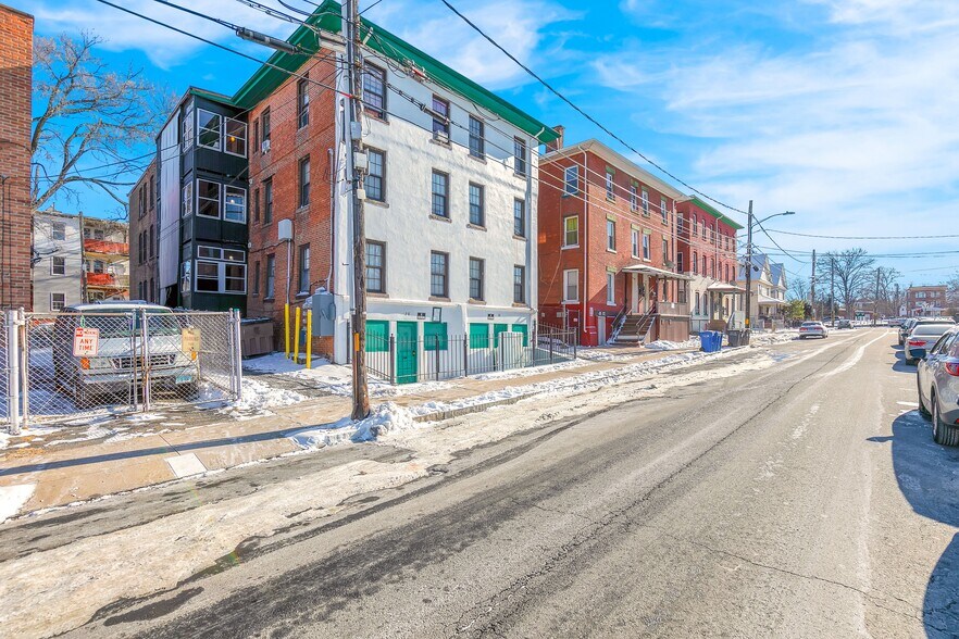 26-28 Lawrence St, Hartford, CT à vendre - Photo de l’immeuble – Image 2 sur 8