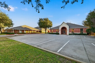 105 Kathryn Dr, Lewisville, TX à vendre Photo intérieure– Image 1 sur 3