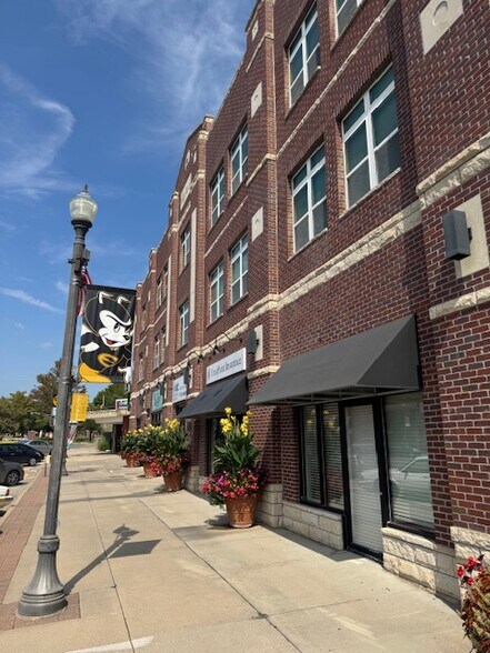 1114 Commercial St, Emporia, KS à louer - Photo de l’immeuble – Image 3 sur 17