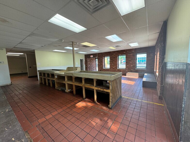 123 Broad St, Tonawanda, NY à vendre - Photo de l’immeuble – Image 2 sur 20