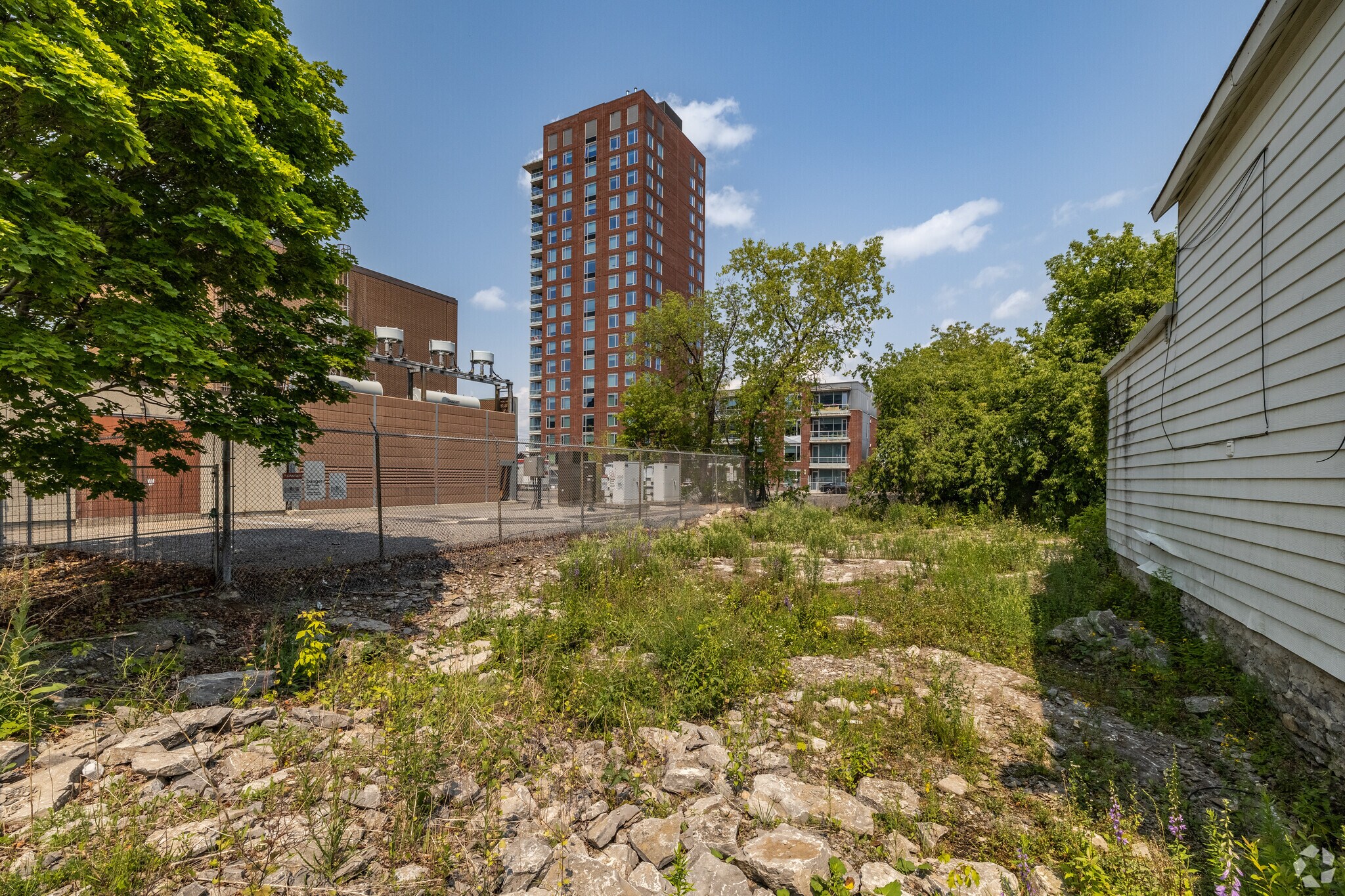 243-245 Hinchey Av, Ottawa, ON à vendre Photo principale– Image 1 sur 3