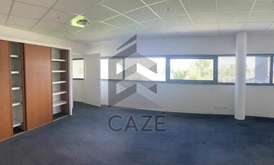 10 Allée Des Acacias, Mérignac à louer - Photo de l’immeuble – Image 3 sur 5