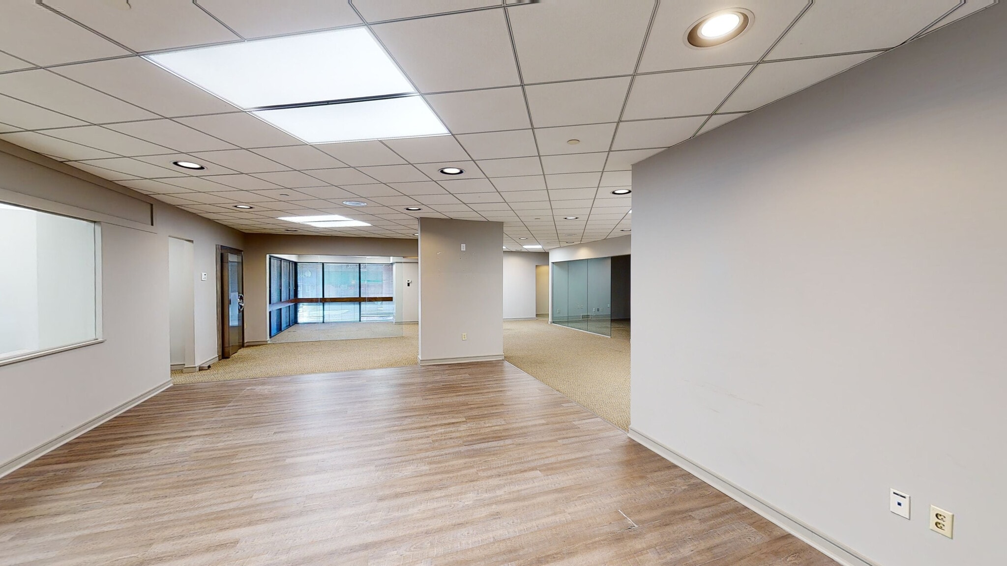 101 W Saint John St, Spartanburg, SC à louer Photo intérieure– Image 1 sur 9