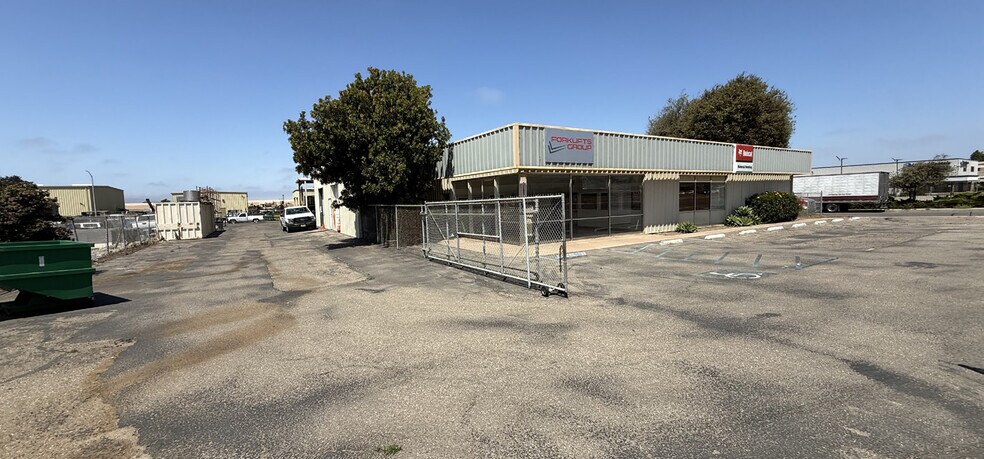 1205 S Blosser Rd, Santa Maria, CA à louer - Photo de l’immeuble – Image 2 sur 16