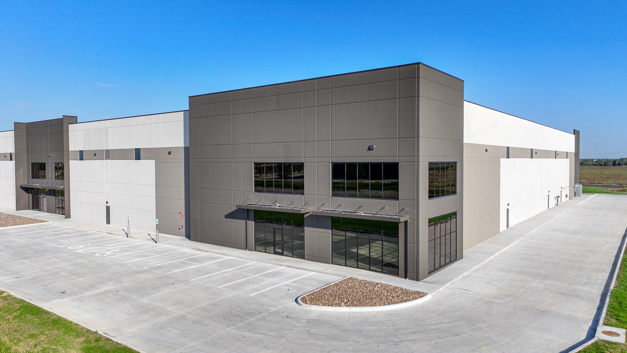 NEC of 53rd St & N Webb rd, Bel Aire, KS à louer Photo de l’immeuble– Image 1 sur 6