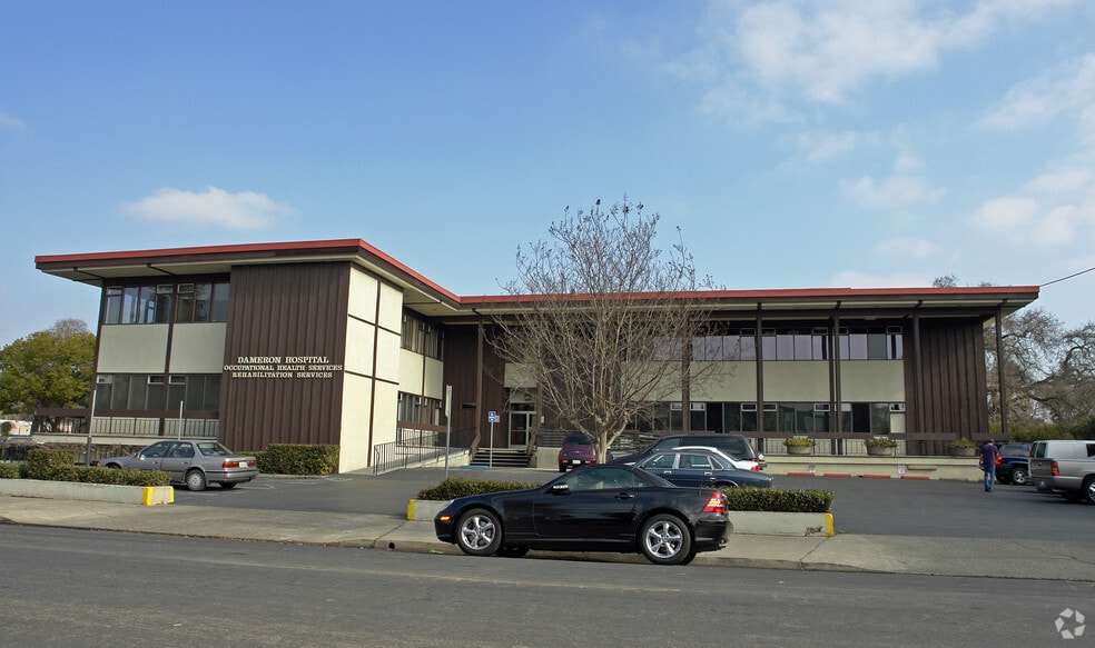 420 W Acacia St, Stockton, CA à vendre - Photo de l’immeuble – Image 2 sur 4
