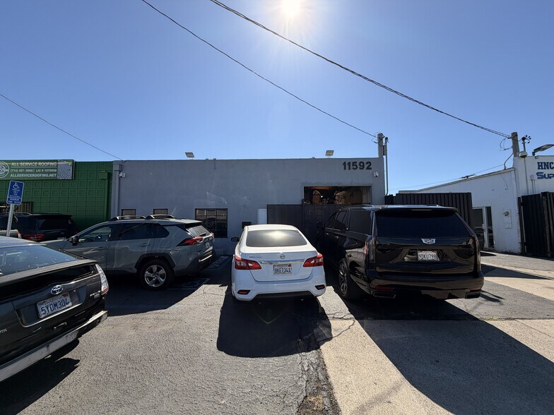 11592 Anabel, Garden Grove, CA à vendre - Photo de l’immeuble – Image 3 sur 37