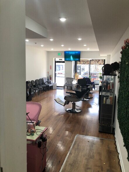 1718 Eastern Ave, Baltimore, MD à vendre - Photo intérieure – Image 3 sur 8