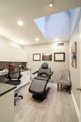 Plus de détails pour 238 E 77th St, New York, NY - Bureau/Médical à louer