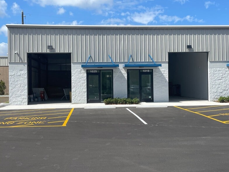 1725 Kennedy Pt, Oviedo, FL à louer - Photo de l’immeuble – Image 3 sur 24