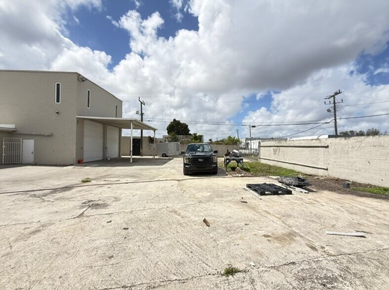 14060 NW 19th Ave, Miami, FL à vendre - Photo de l’immeuble – Image 2 sur 17